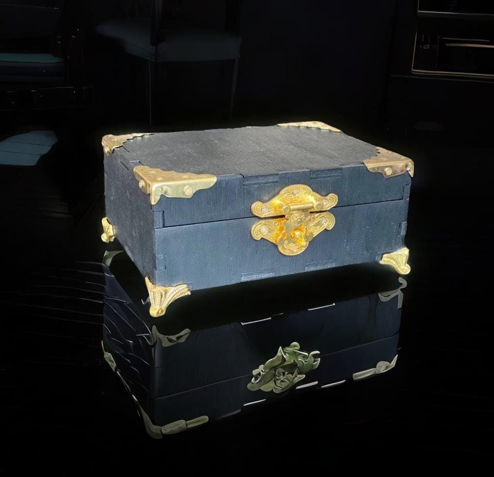 Crystals Storage Box – Personalized Engraving Wooden Trinket Chest With Magical Mystery Design