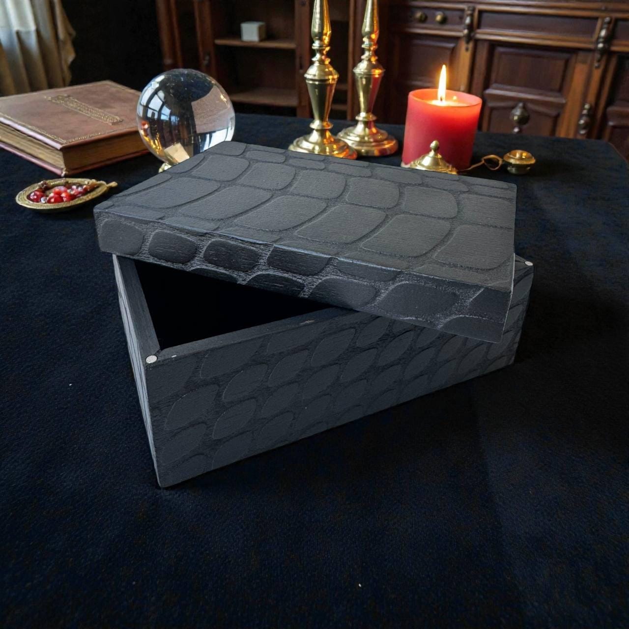 Reptile Wooden Box with Leather Interior, Magnetic Keepsake Box, Jewelry Organizer