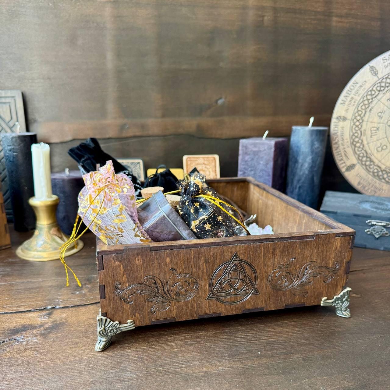Witchcraft Storage Box with Feet – Wooden Altar Chest for Tarot, Crystals, Herbs & Spell Tools