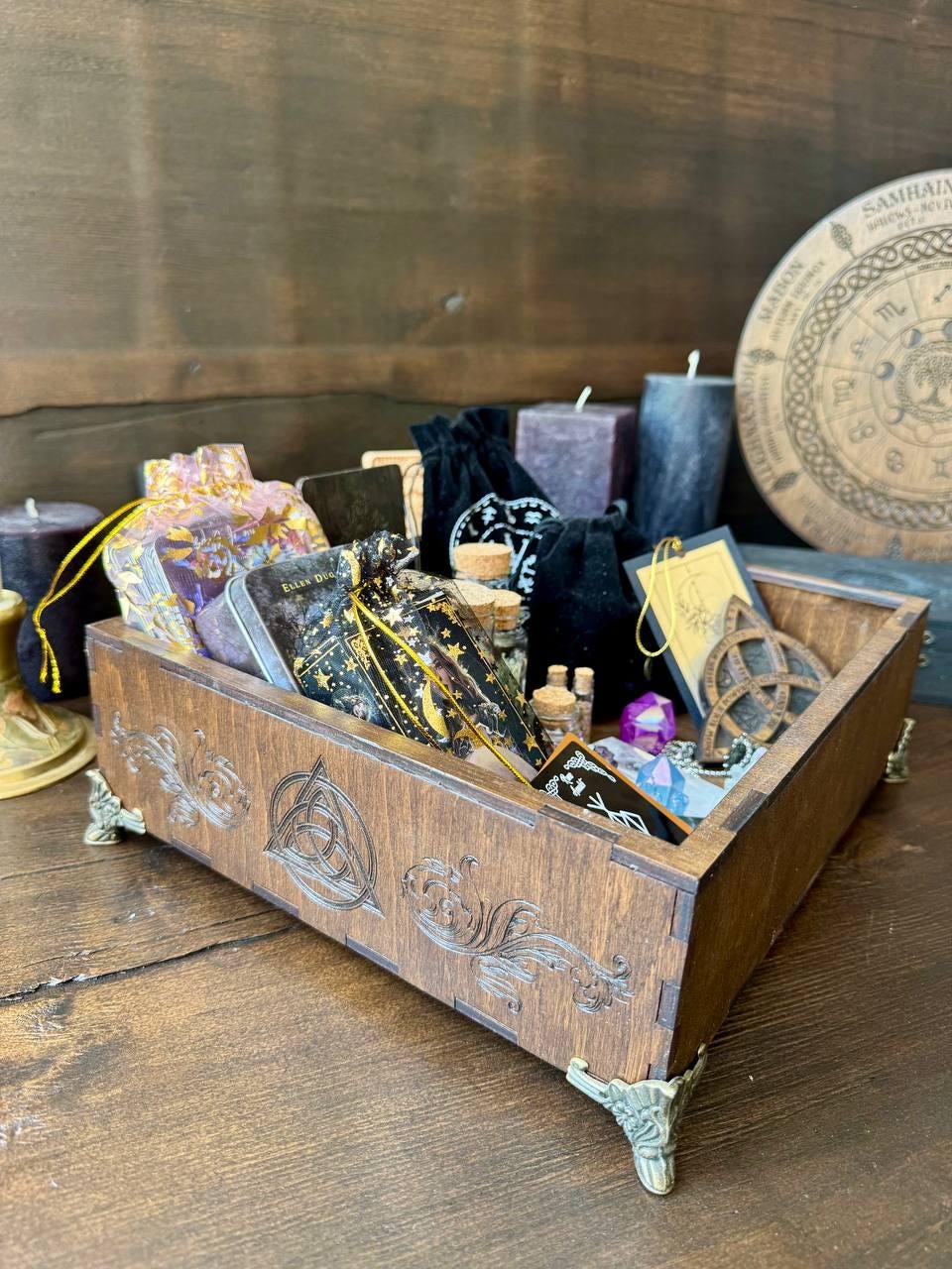 Witchcraft Storage Box with Feet – Wooden Altar Chest for Tarot, Crystals, Herbs & Spell Tools