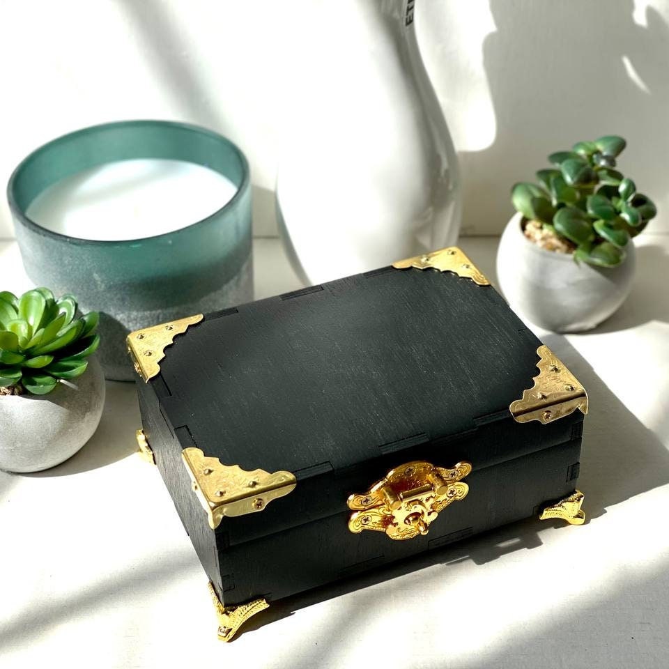 Crystals Storage Box – Personalized Engraving Wooden Trinket Chest With Magical Mystery Design
