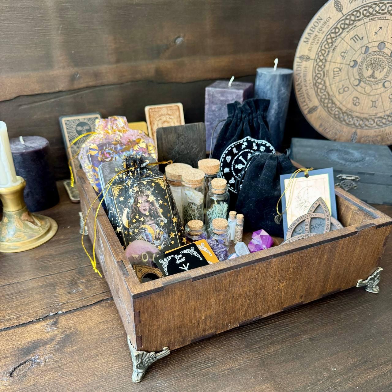 Witchcraft Storage Box with Feet – Wooden Altar Chest for Tarot, Crystals, Herbs & Spell Tools