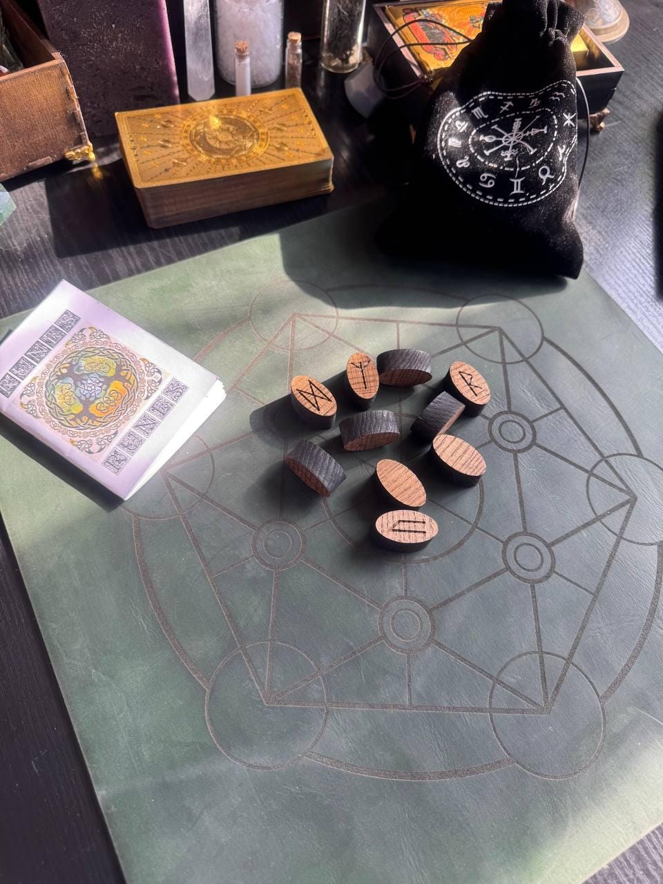 Metatron Circle Leather Dowsing Mat for Runes & Charms