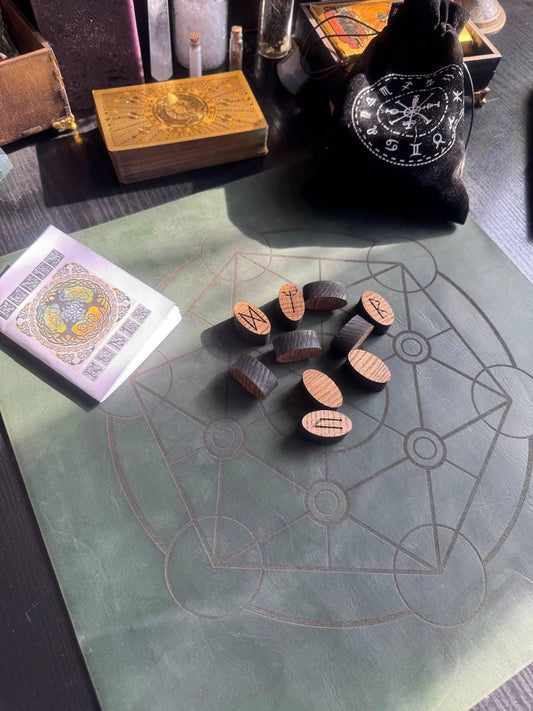 Metatron Circle Leather Dowsing Mat for Runes & Charms