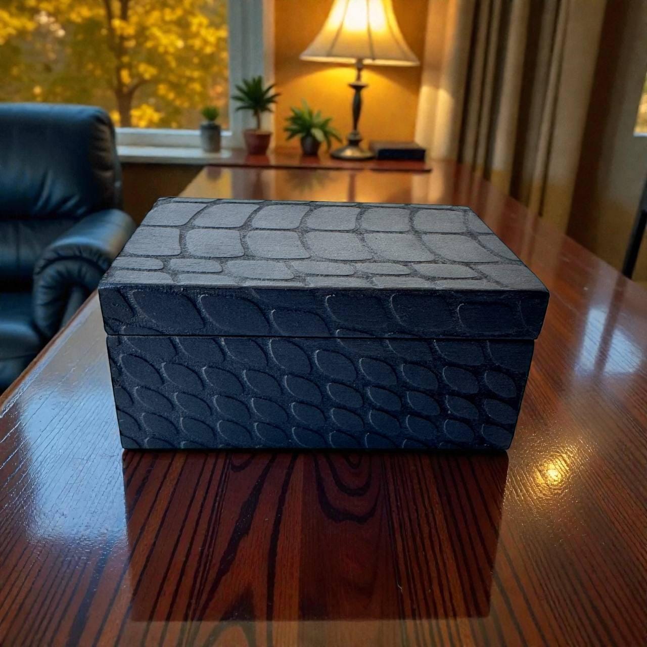 Tarot card storage box, reptile texture wooden case, magnetic lid deck holder