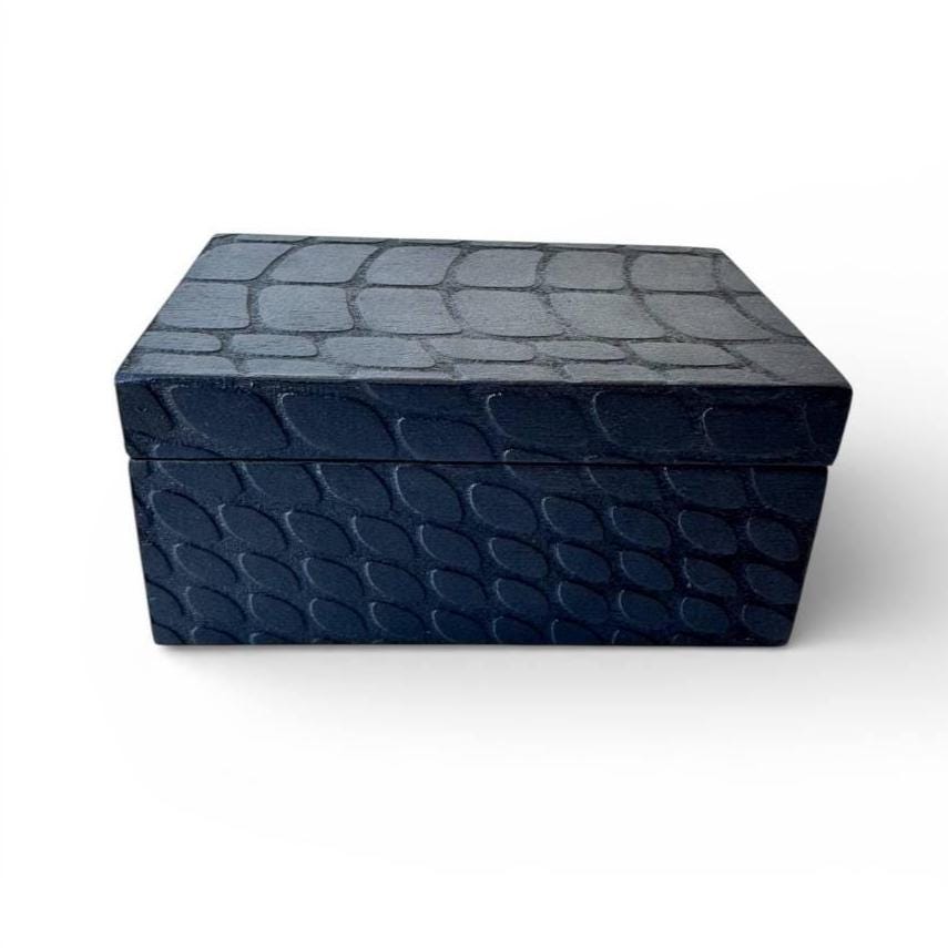 Tarot card storage box, reptile texture wooden case, magnetic lid deck holder