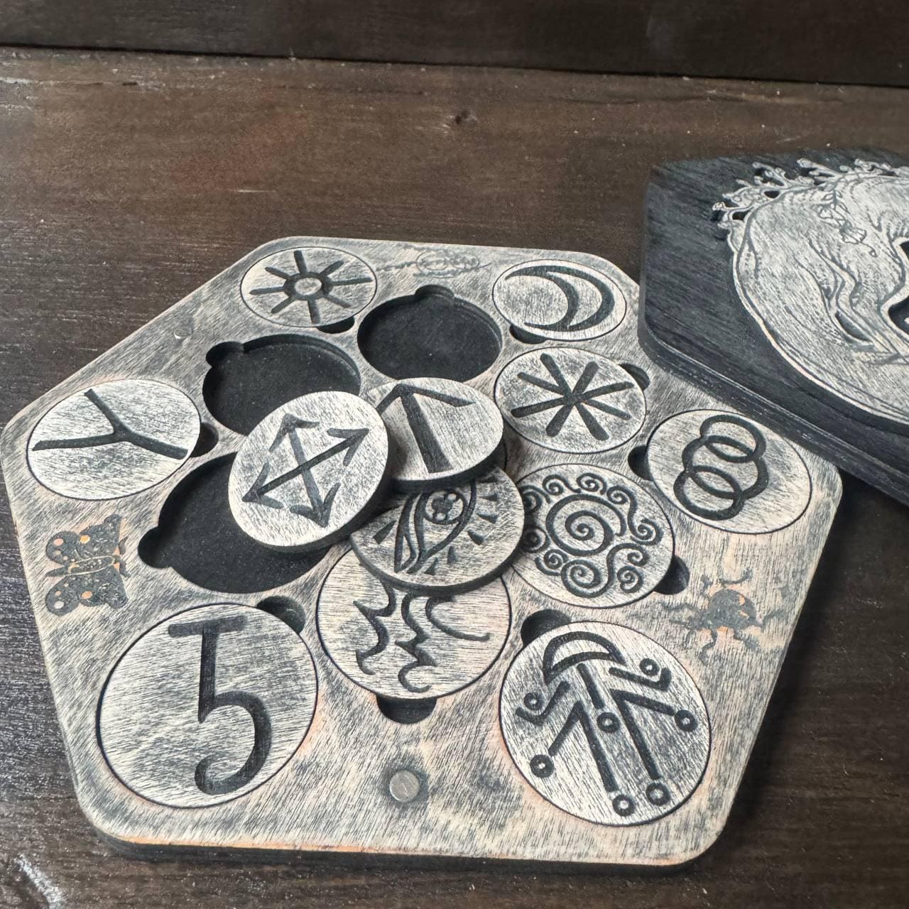 Witch Runes Set with Lid – Wooden Divination Runes with Symbols, Pagan Tool, Witchcraft Gift