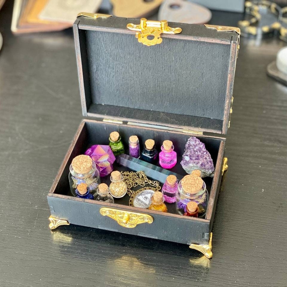Crystals Storage Box – Personalized Engraving Wooden Trinket Chest With Magical Mystery Design