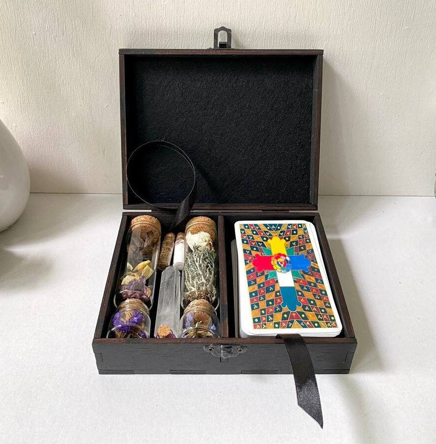 Triquetra Tarot Card Box: Engraved Wooden Wiccan Divination Tool Storage