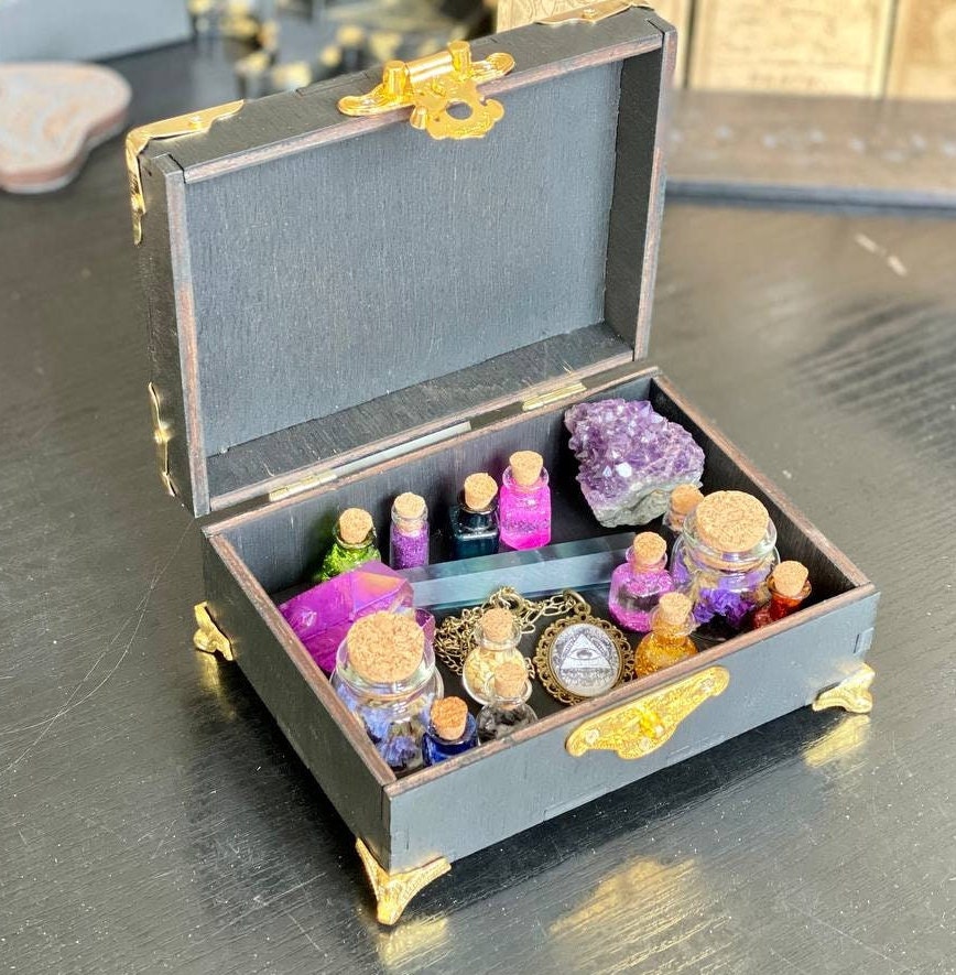 Crystals Storage Box – Personalized Engraving Wooden Trinket Chest With Magical Mystery Design
