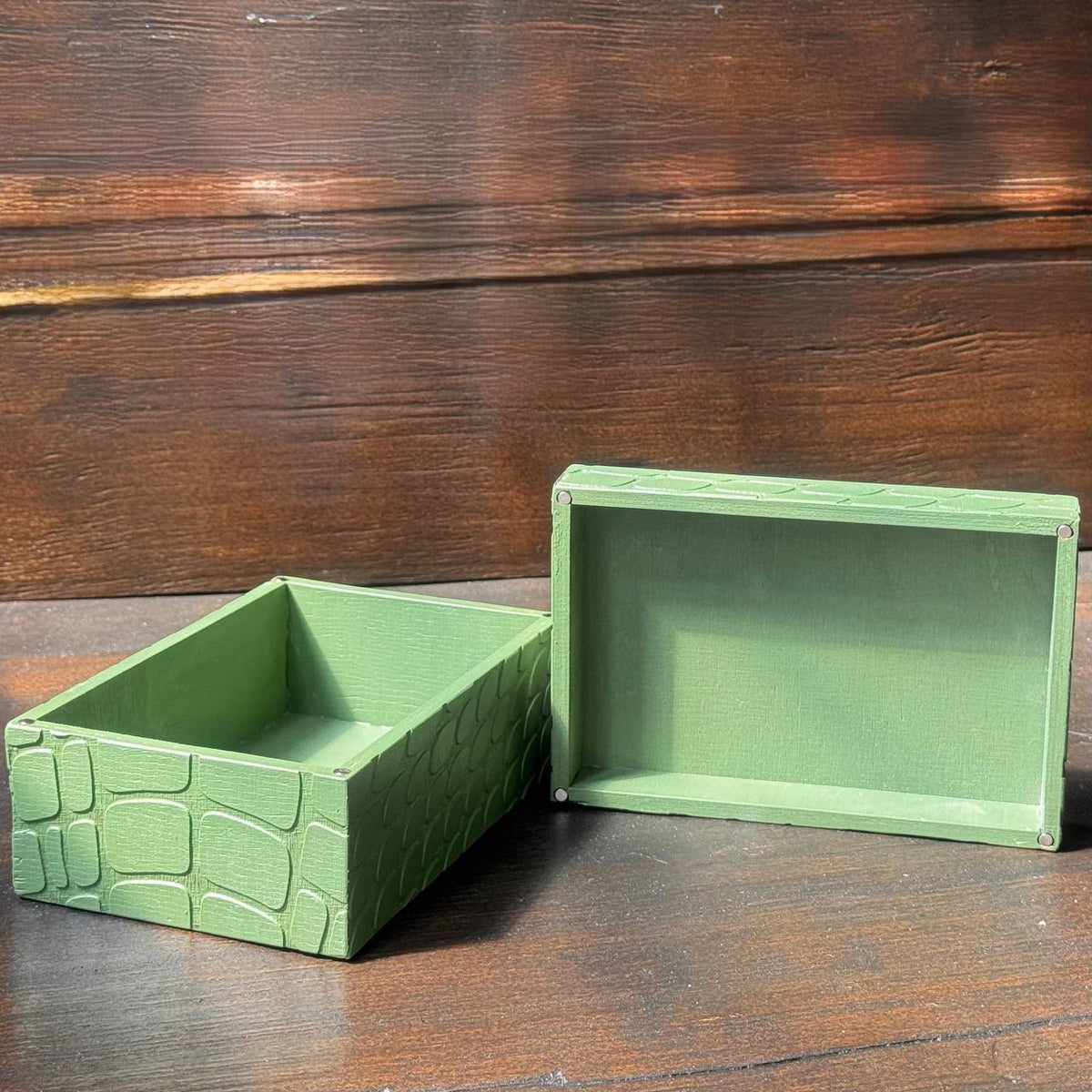 Tarot card storage box, reptile texture wooden case, magnetic lid deck holder