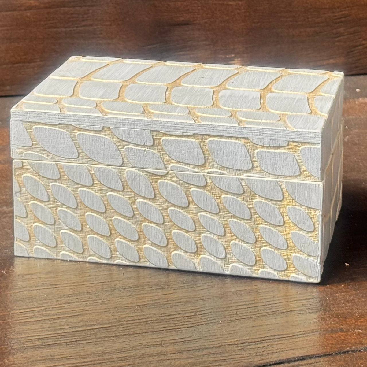 Tarot card storage box, reptile texture wooden case, magnetic lid deck holder