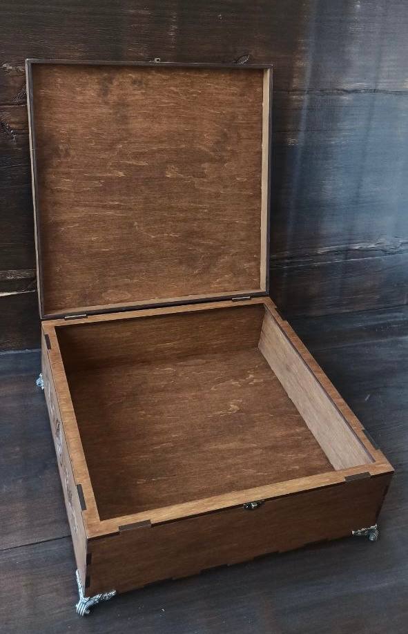 Witchcraft Storage Box with Feet – Wooden Altar Chest for Tarot, Crystals, Herbs & Spell Tools